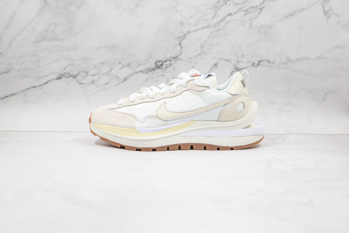 Nike Vaporwaffle Sacai Sail Gum