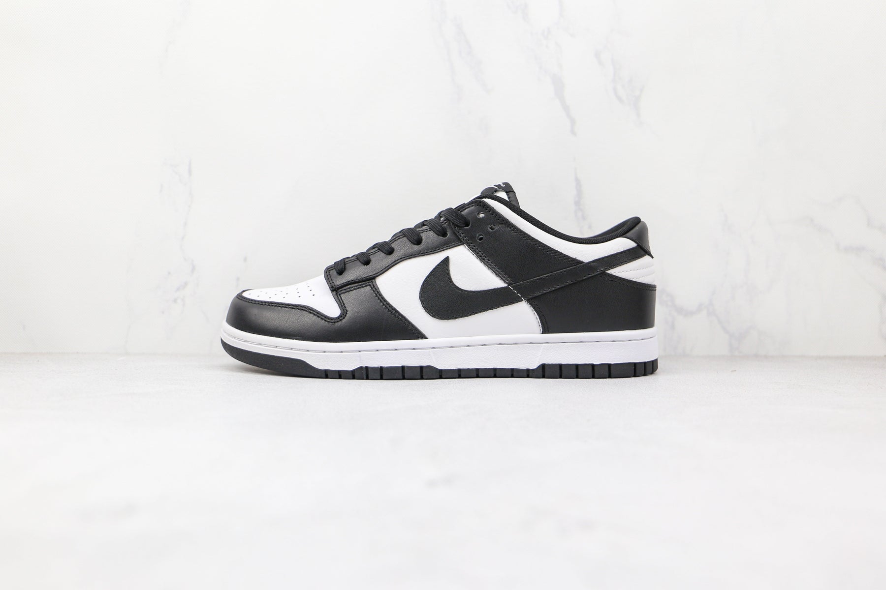 Nike Dunk Low Panda