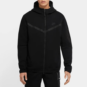 Conjunto Nike Sportswear Tech Fleece Preto