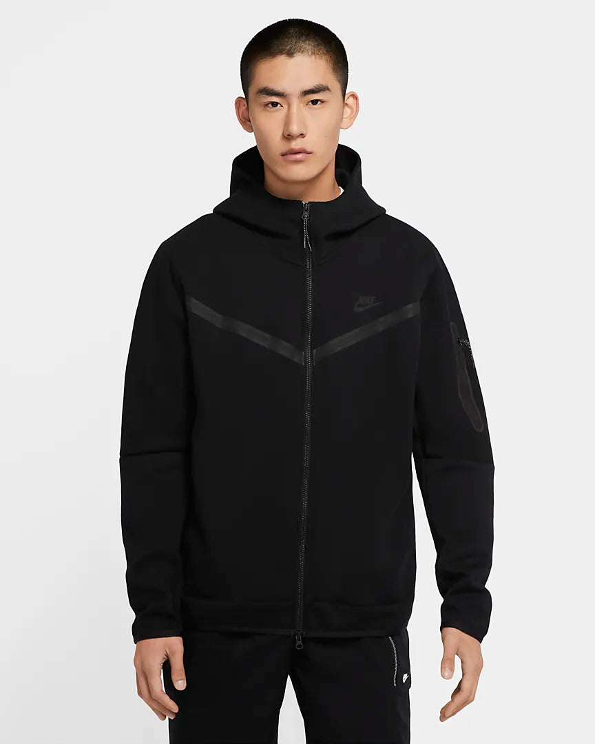 Conjunto Nike Sportswear Tech Fleece Preto